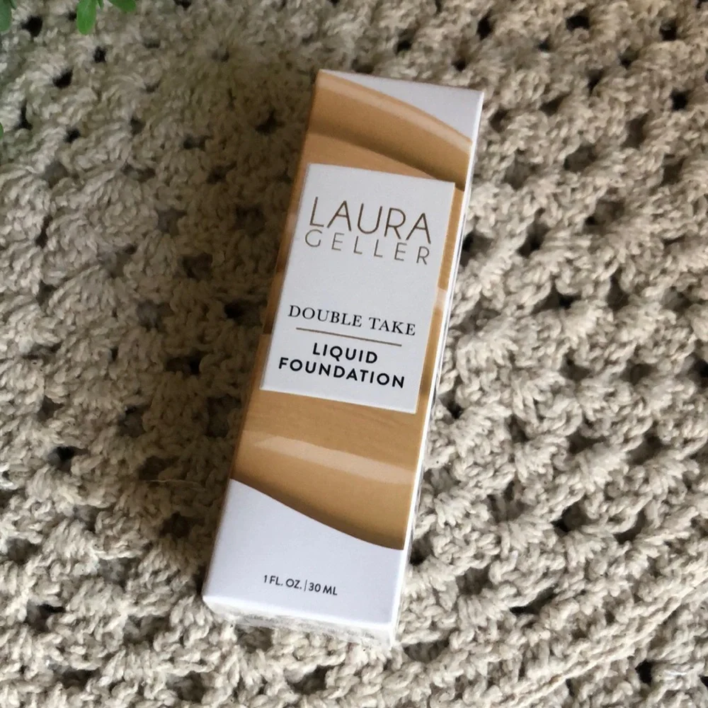 Laura Geller Double Take Liquid Foundation - LIGHT